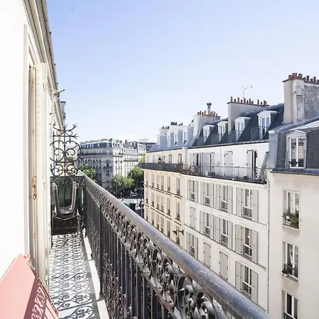 Bright 65M With Balcony In Paris! 巴黎